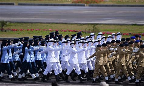 Military might displayed at pakistan day parade – Artofit