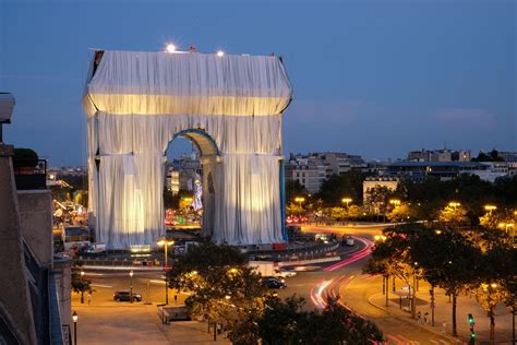 The Arc de Triomphe Is Wrapped in Fabric, Just as the Late Artists ...