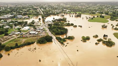 Queensland's wet weather expected to ease, flood level of Mary River at Gympie to fall - ABC News