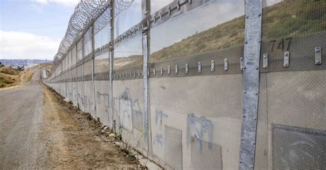 THE WALL: How long is the U.S.-Mexico border?