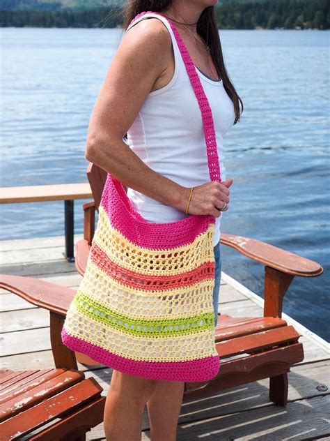 Crochet Beach Tote Bag Pattern | FaveCrafts.com