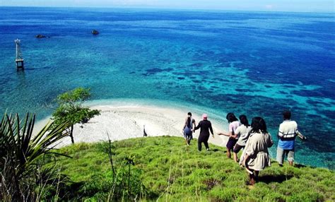 Snorkeling Bunaken - Adventure Life