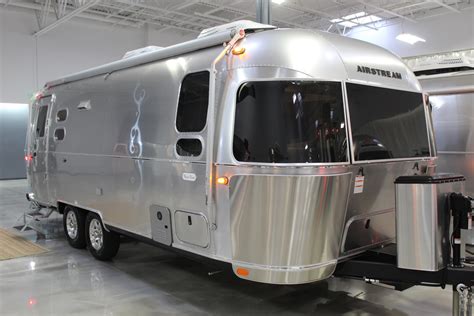 New 2023 AIRSTREAM FLYING CLOUD 25FB FLYING CLOUD 25FB TRAVEL TRAILER ...