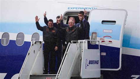 Boeing’s huge 777-9X airplane takes its first flight | CNN