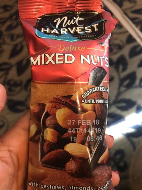 Deluxe-Mixed-Nuts-1505917652 - Focused on Fit