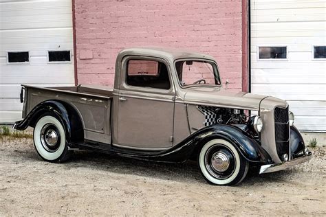 Hot Rod 1936 Ford Pickup