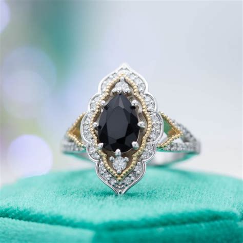 Antique Frame Halos - Ten Vintage-Inspired Halo Ring Designs ...