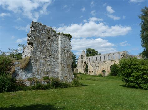 Jervaulx Abbey and the River Ure | Where2Walk