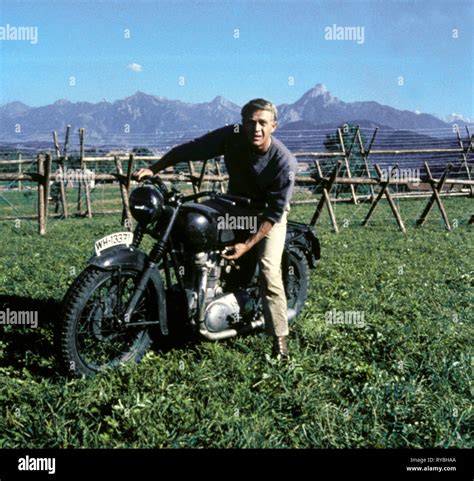 STEVE MCQUEEN, THE GREAT ESCAPE, 1963 Stock Photo - Alamy