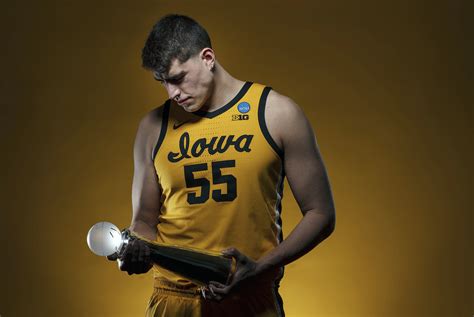 Iowa's Luka Garza named AP men's college player of the year | AP News