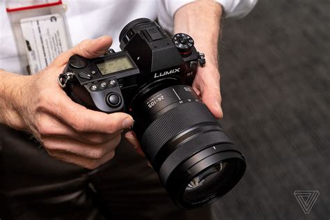 Panasonic Lumix S1 review: the mirrorless heavyweight - The Verge