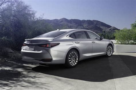 2022 Lexus ES 300h Pictures - 41 Photos | Edmunds