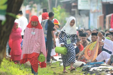 Pandangan Ulama Tentang Tradisi di Indonesia - Teras Media - Portal ...