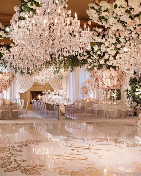 Pin by Valerie Vivas on Decoracion | White wedding decorations, Elegant ...