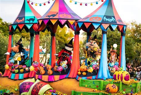 Halloween at Tokyo Disneyland - Disney Tourist Blog