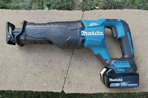 Makita Reciprocating Saw - 18V & 36V Brushless - Tools in Action