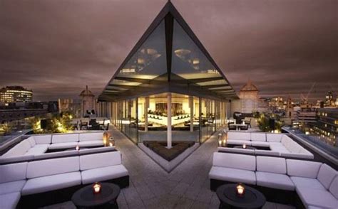 Breathtaking Rooftop Bar Designs and Latest Trends in Decorating