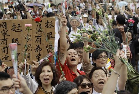 Taiwan protesters' ultimatum passes without government response | CNN