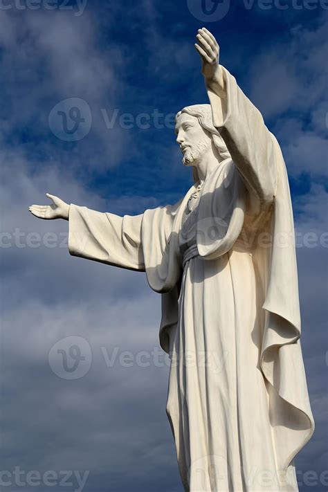 Jesus Sculpture 1351731 Stock Photo at Vecteezy