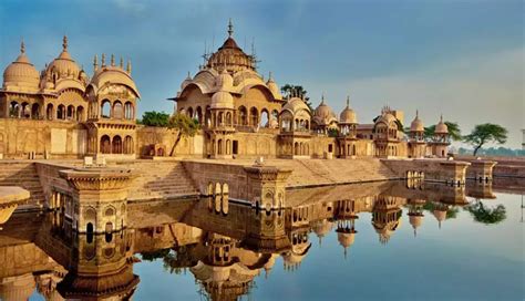 6 Must Visit Temples in Vrindavan - lifeberrys.com