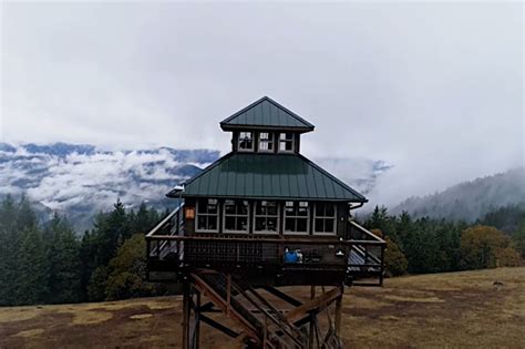 Fire Lookout House Offers Spectacular Views of the Oregon Wilderness ...