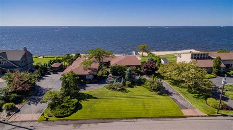 EAST ISLIP - IN THE MOORINGS-AN AMAZING BAY FRONT LOCATION | New York ...