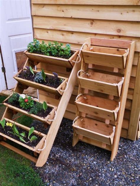 3 Great Vertical Wooden Box Planter Ideas - The Owner-Builder Network