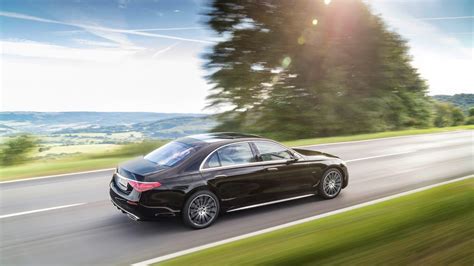 Mercedes-Benz S-Class plug-in hybrid: Swanky and frugal - CNET