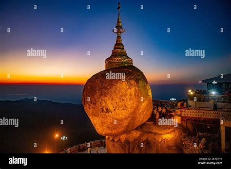 Southeast asia buddhism hi-res stock photography and images - Alamy