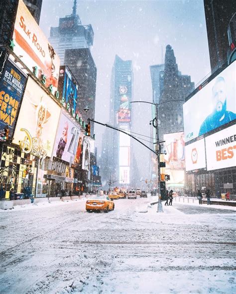 Have you already experienced snow in New York city ? 📸 @ryanmillier 📍 ...