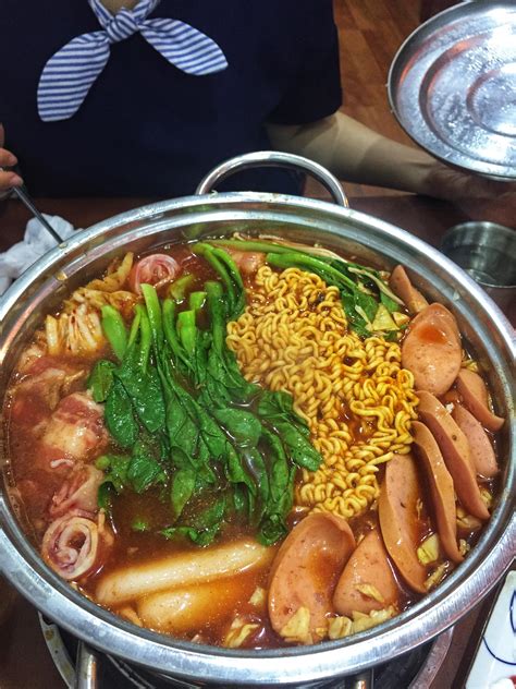 [i ate] Rabokki - Instant Ramen Noodles + Tteokbokki (Korean spicy rice cakes) : r/food
