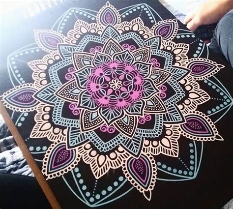 #mandala #mandalalove Use colored pencils from Aurora art supplies! http://aurora-artsupplies ...