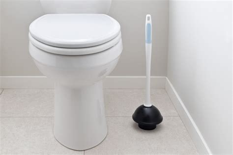 How to Unclog a Toilet With a Plunger