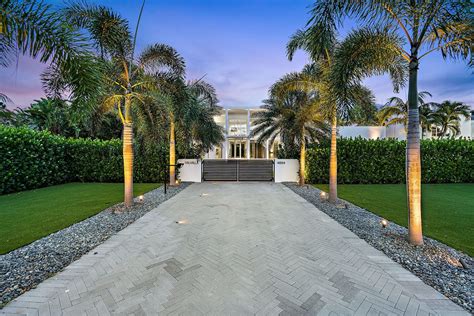 NEWLY CONSTRUCTED PALM BEACH GARDENS INTERNATIONAL STYLE CLASSIC | Florida Luxury Homes ...