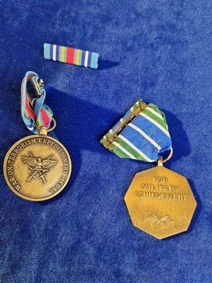 Vintage US Army Achievement & GWOT Expeditionary Medal - Tullochs Auctions