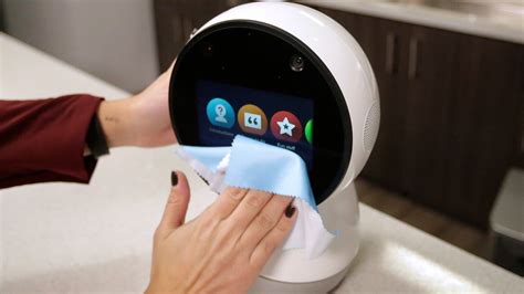 Social Robot Jibo Informs Owners It Will Soon Be Obsolete