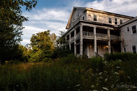 Catskill Lake Mansion House - Abandoned