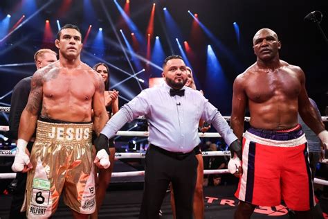 Photos: Vitor Belfort Drops, Stops Evander Holyfield in One - Boxing News