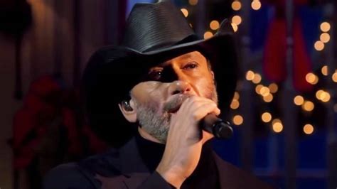 Tim McGraw Makes First CMA Country Christmas Appearance