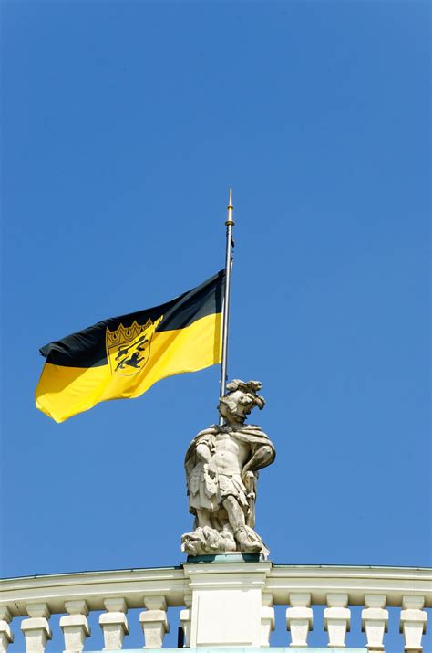 Flag, baden württemberg, statue, castle, residenzschloss - free image from needpix.com