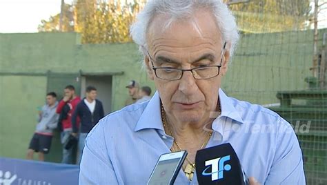 Tenfield.com » Jorge Fossati, “Carecimos de agresividad”