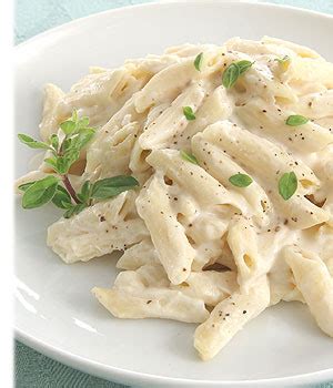 Foodie Funnn!: Alfredo Sauce and Penne alla Fiesolana