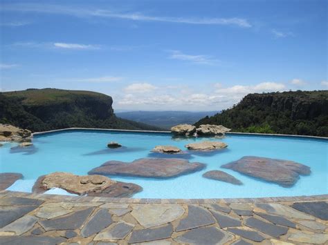 Panorama-Rest-Camp-Graskop-Zuid-Afrika Plettenberg, Outdoor Pool, Outdoor Decor, Kruger National ...