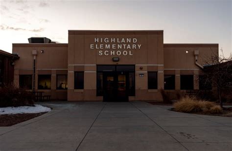 Highland Elementary School teacher resigns over conflict with district on COVID-19