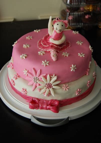 Birthday Cake: Angelina Ballerina Cake