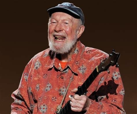 Pete Seeger Biography - Childhood, Life Achievements & Timeline