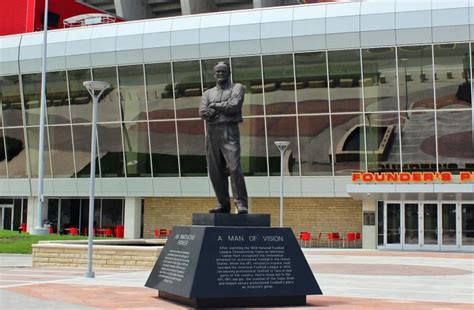 Peyton Manning statue: an Indianapolis Colts monument - Sports Illustrated