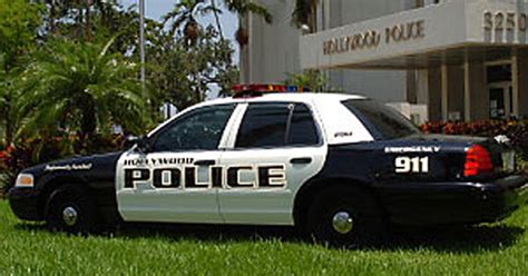 13 Hollywood Police Officers, 18 City Workers Laid Off Due To Budget - CBS Miami