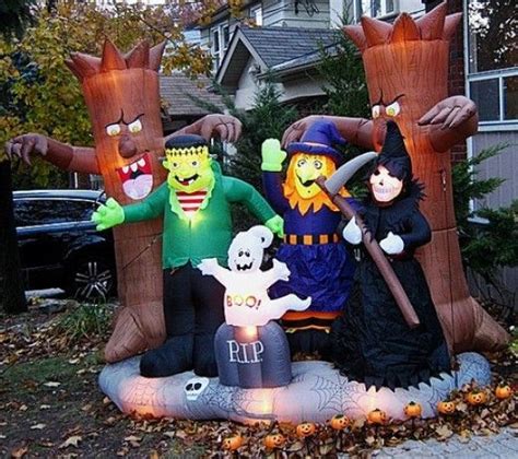 Kid-Friendly Halloween Decorations for the Yard | Animated halloween decorations, Kid friendly ...