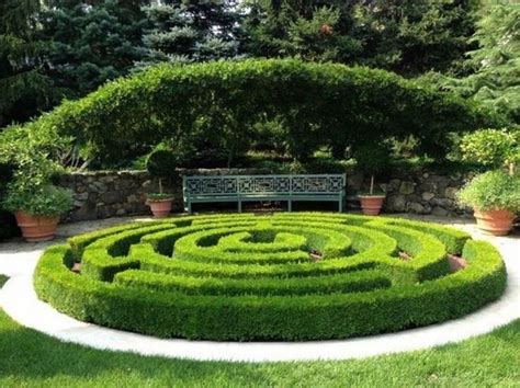 Creative Garden Labyrinth Design Ideas 06 | Labyrinth garden, Garden ...